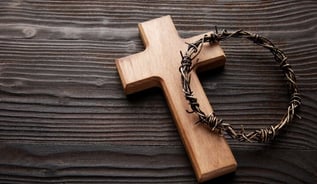 wooden-cross-crown-thorns-high-angle (Small)